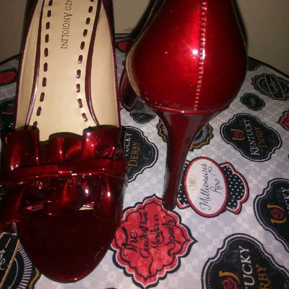 Enzo Angiolini Patent Leather Pumps - Picture 1 of 2